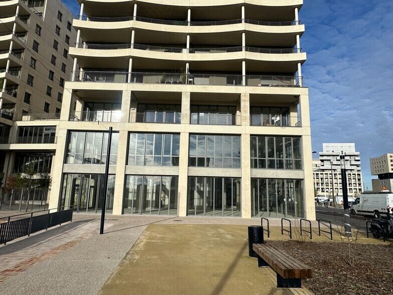 Local commercial dans Bordeaux à vendre - Photo de l’immeuble – Image 1 sur 4