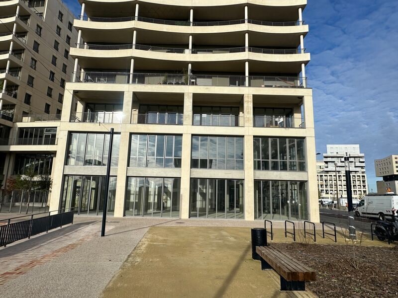 Local commercial dans Bordeaux à vendre Photo de l’immeuble– Image 1 sur 5