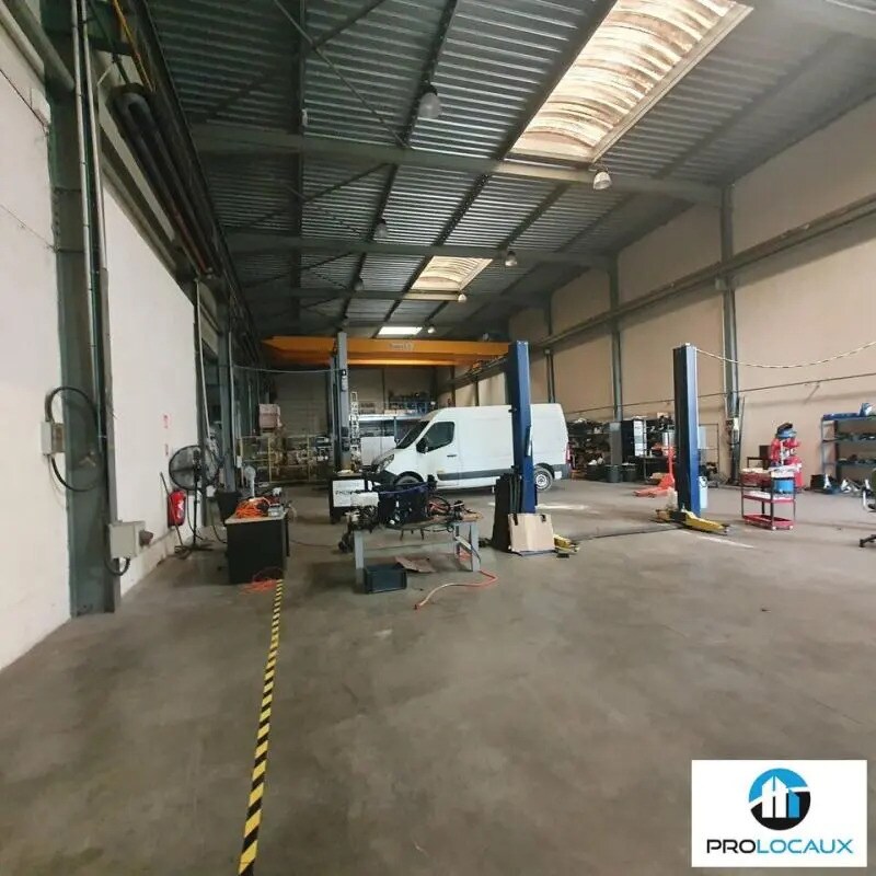 Local d'activités dans Fontaine à vendre Photo intérieure– Image 1 sur 10