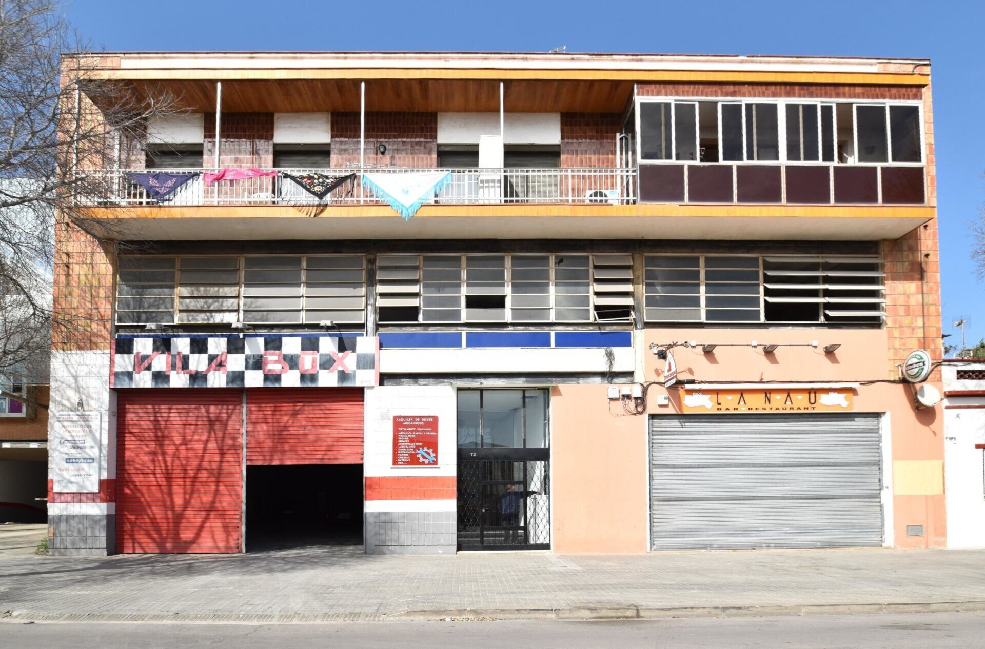 Local commercial dans Vilanova i la Geltrú, Barcelona à louer Photo de l’immeuble– Image 1 sur 2