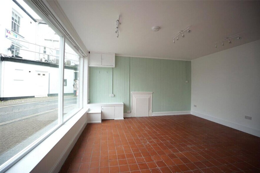 1-2 Victoria Square, Holsworthy à vendre - Photo intérieure – Image 3 sur 4