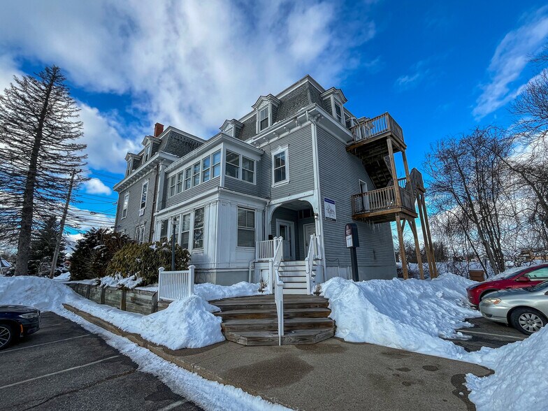 445 Main St, Saco, ME à vendre - Photo de l’immeuble – Image 1 sur 10