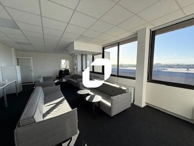 Bureau dans SAINT-OUEN-L'AUMONE à louer - Photo de l’immeuble – Image 3 sur 18