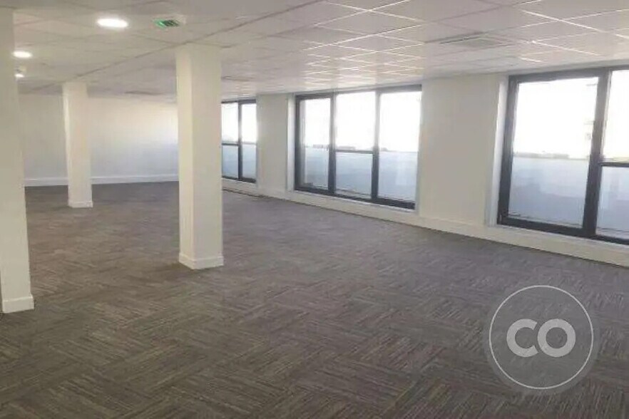 Bureau dans Boulogne-Billancourt à louer - Photo de l’immeuble – Image 3 sur 5