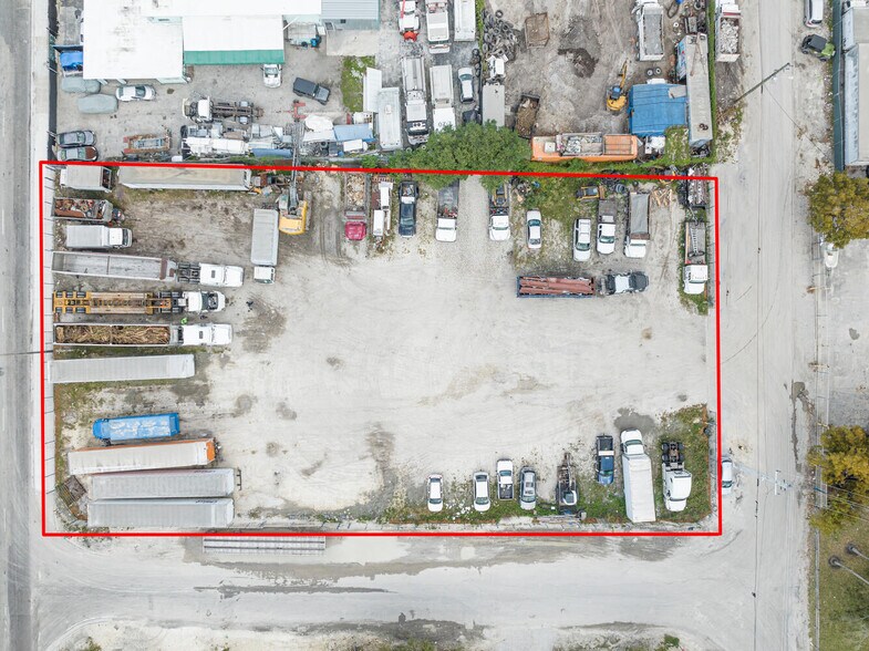 7133 NW 27th Ave, Miami, FL à louer - Photo principale – Image 1 sur 3