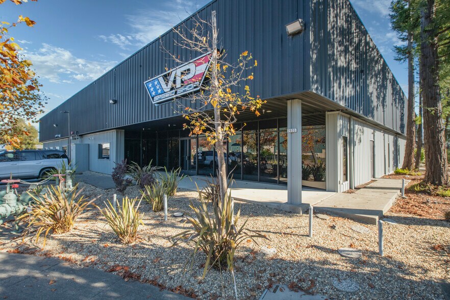 2835 Duke Ct, Santa Rosa, CA à vendre - Photo de l’immeuble – Image 1 sur 14