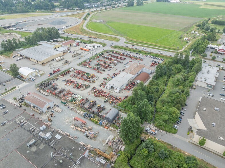 1521 Sumas Way, Abbotsford, BC à louer - Photo principale – Image 1 sur 4