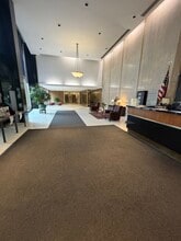 5701 N Sheridan Rd, Chicago, IL à louer Photo intérieure– Image 2 sur 6