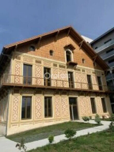 Bureau dans Lormont à vendre - Photo de l’immeuble – Image 3 sur 12