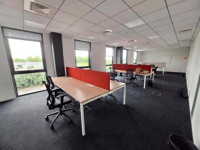 6-8 Avenue Des Satellites, Le Haillan à vendre - Photo de l’immeuble – Image 3 sur 14