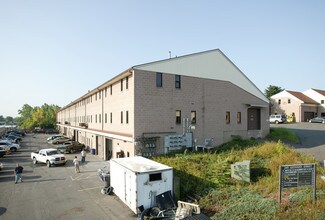 Plus de détails pour 241 Ledyard St, Hartford, CT - Industriel/Logistique à vendre