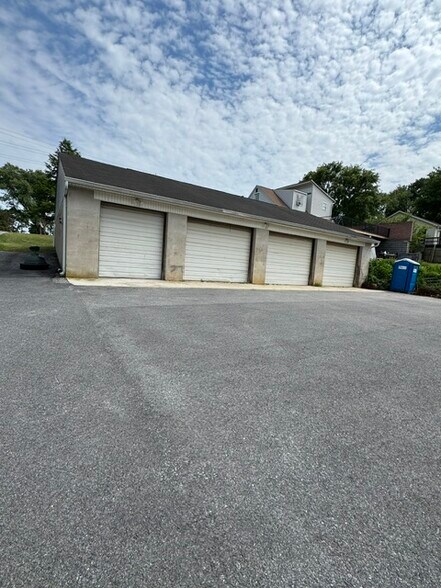 2806 Cedarhurst Rd, Finksburg, MD à vendre - Photo de l’immeuble – Image 2 sur 8