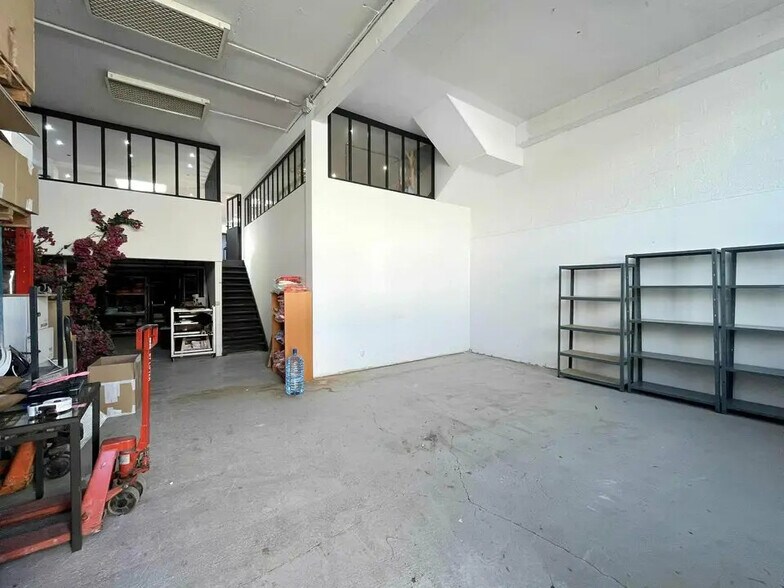 Industriel/Logistique dans Saint-Laurent-du-Var à louer - Photo de l’immeuble – Image 2 sur 5