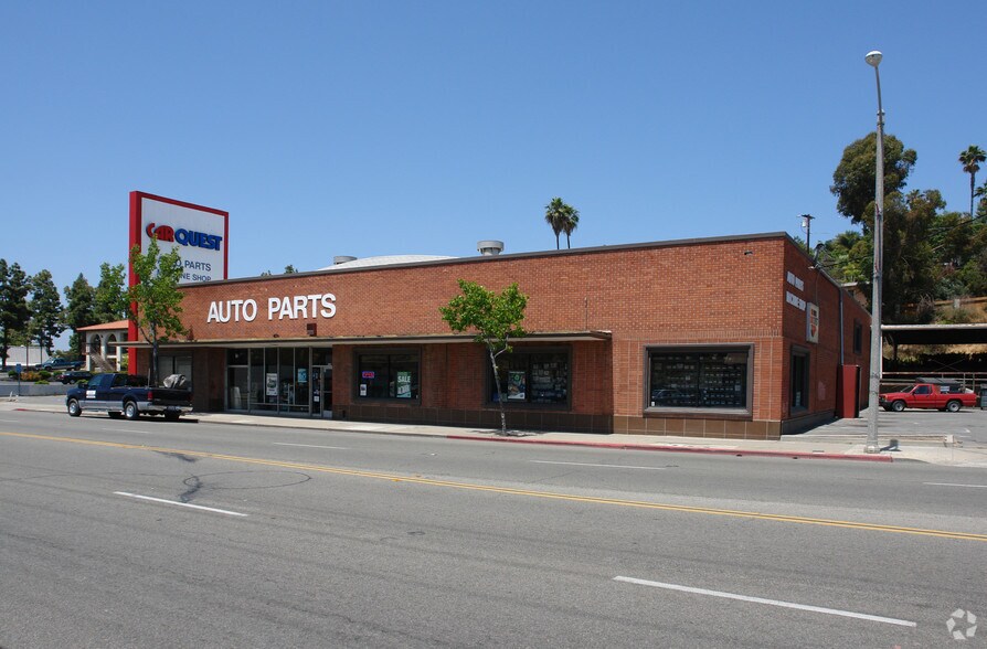 420 S Santa Fe Ave, Vista, CA à vendre - Photo de l’immeuble – Image 3 sur 7