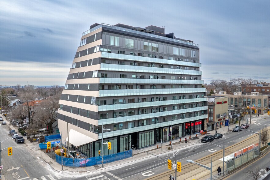 863 St. Clair Ave W, Toronto, ON à louer - Photo principale – Image 1 sur 3