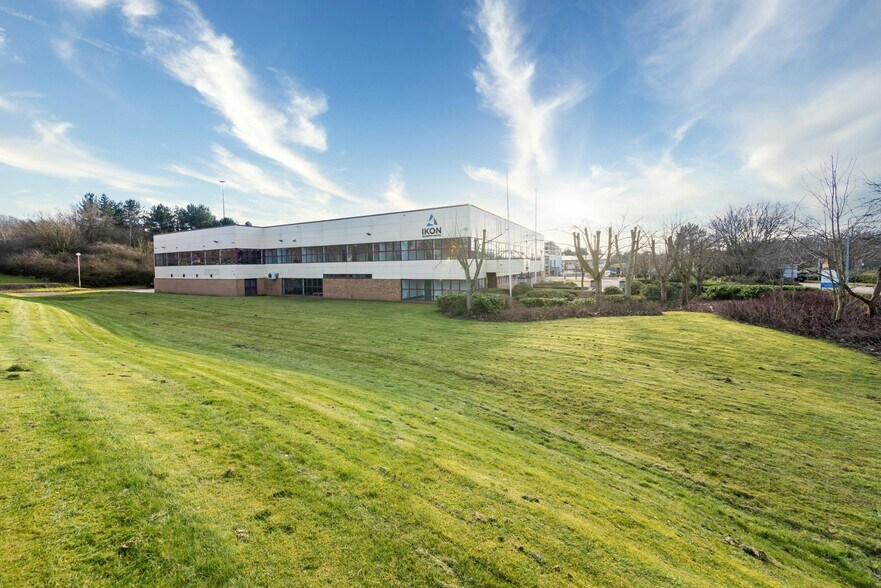 Tudor Rd, Runcorn à louer - Photo de l’immeuble – Image 3 sur 15