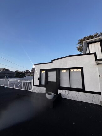 Plus de détails pour 150 N Delaware Ave, Lindenhurst, NY - Bureau/Local commercial à louer