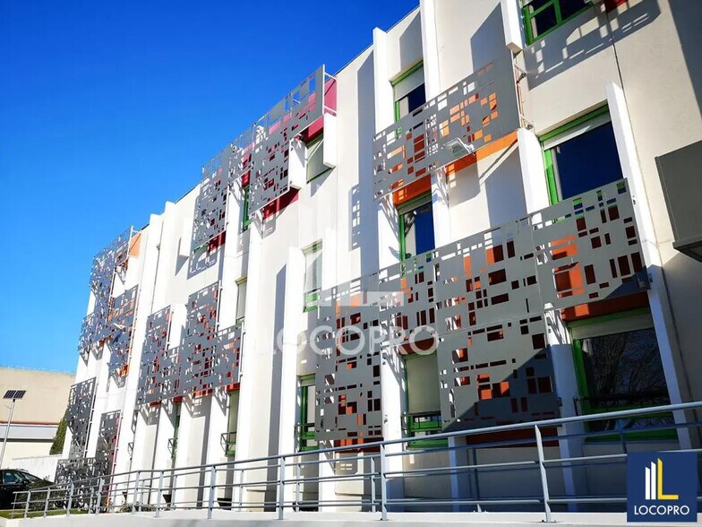 Bureau dans Marseille à louer - Photo de l’immeuble – Image 1 sur 3