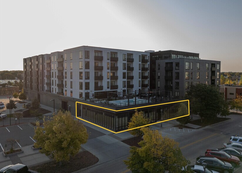 425 S Broadway, Rochester, MN à louer - Photo de l’immeuble – Image 1 sur 18