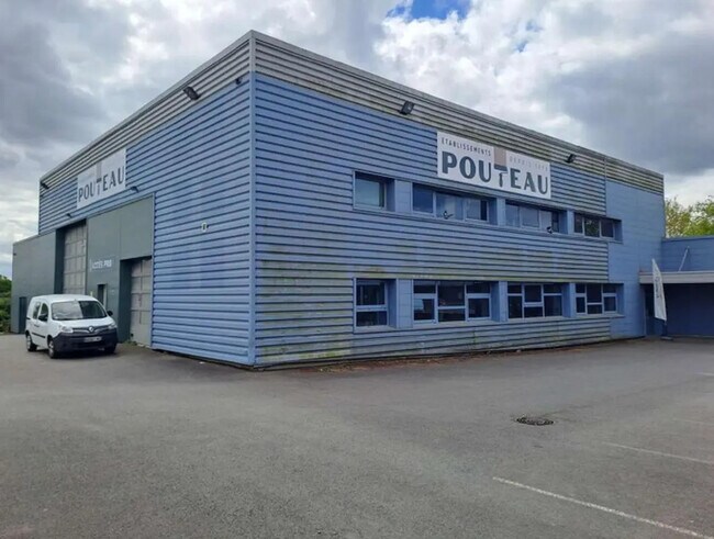 Plus de détails pour Local d'activités à louer