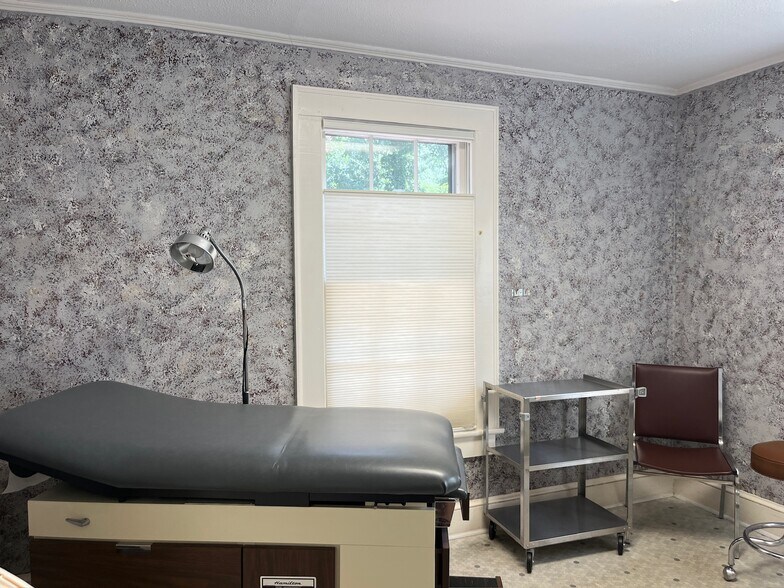 202 Memorial Dr, Greer, SC à vendre - Photo de l’immeuble – Image 3 sur 8