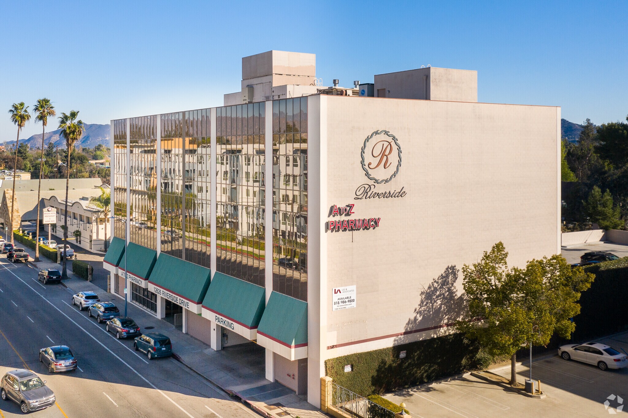 12626 Riverside Dr, Valley Village, CA à louer Photo principale– Image 1 sur 7