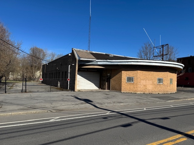 1543 S Salina St, Syracuse, NY à vendre - Photo de l’immeuble – Image 1 sur 29