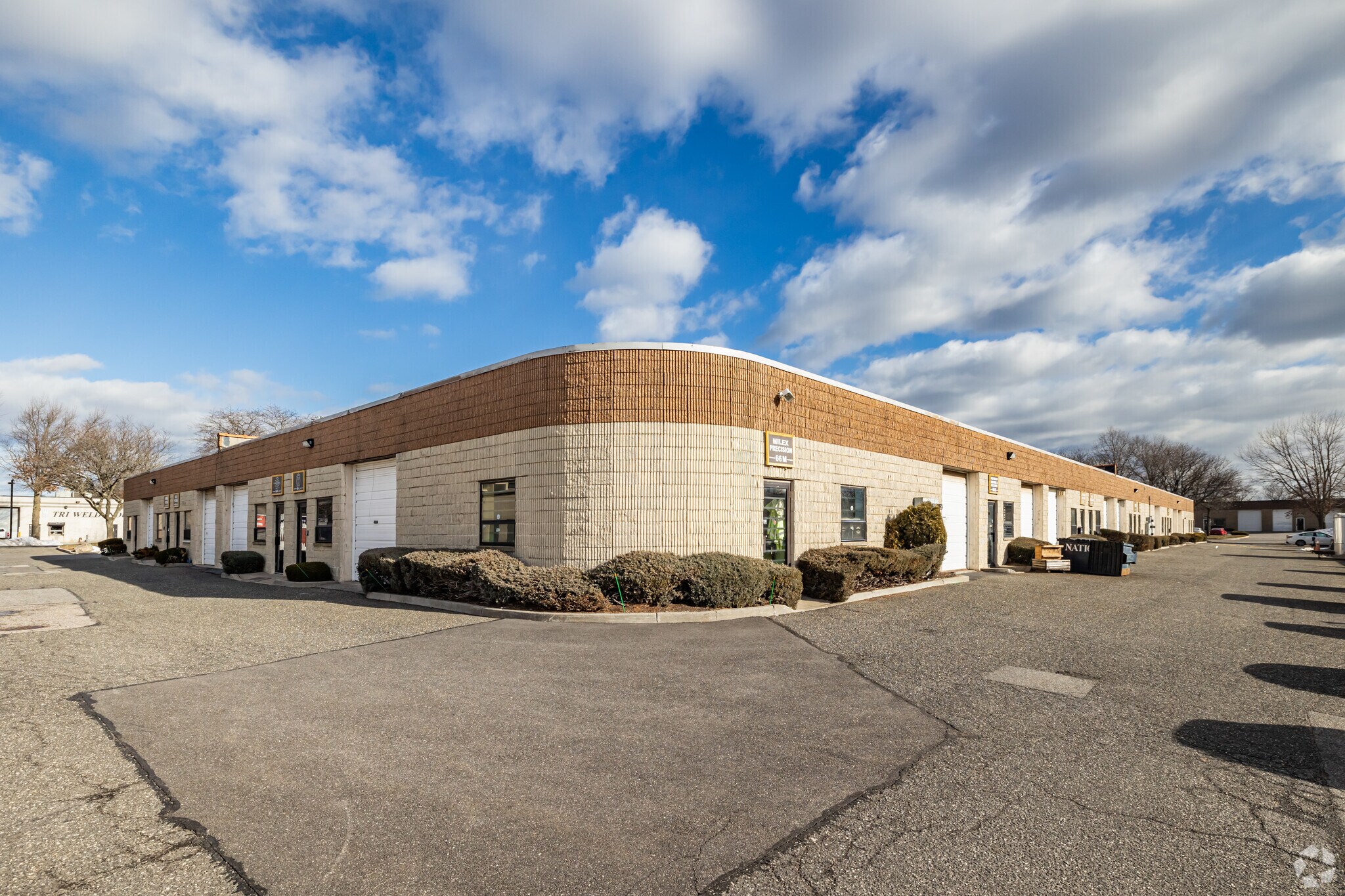 66 S 2nd St, Bay Shore, NY à louer Photo principale– Image 1 sur 5