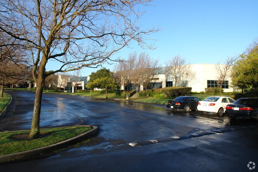 3023-3035 Research Dr, Richmond, CA à louer - Photo de l’immeuble – Image 3 sur 4