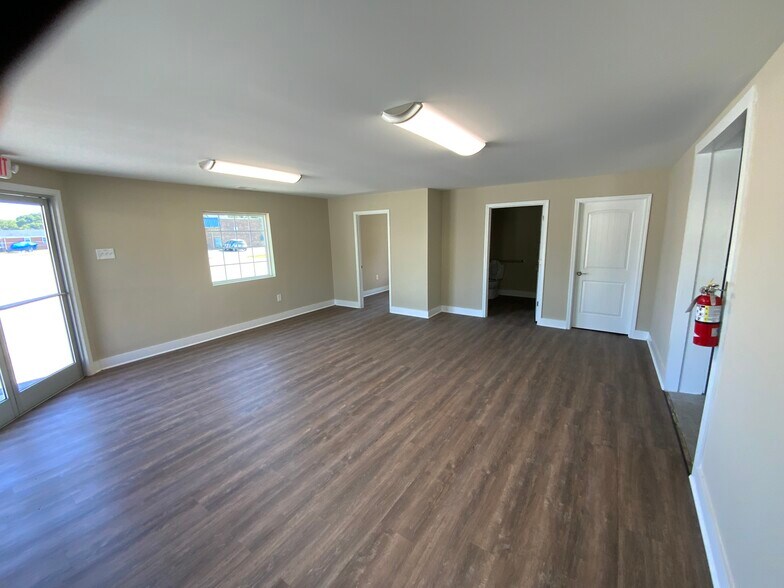 805 S Clinton Ave, Dunn, NC à vendre - Photo de l’immeuble – Image 2 sur 10