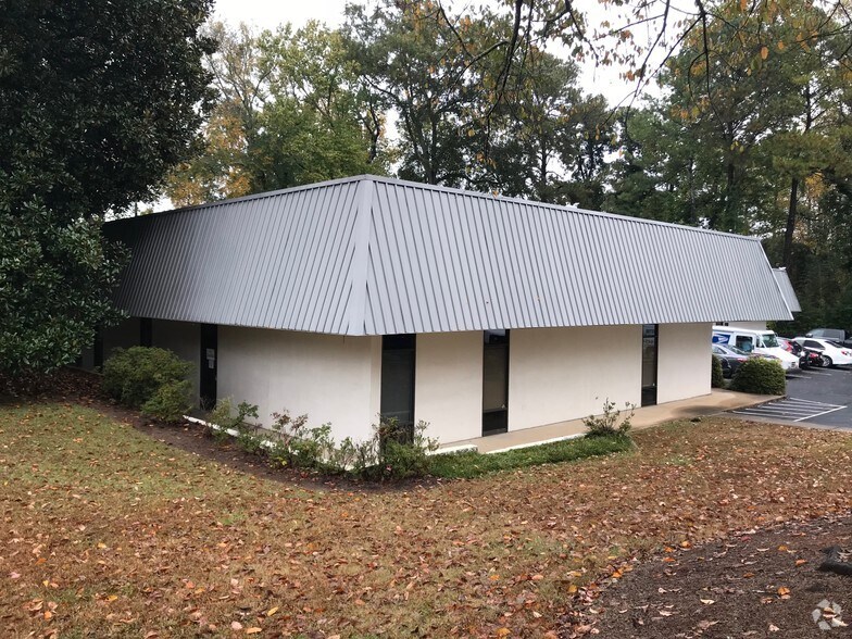 5075 Roswell Rd NE, Atlanta, GA à louer - Photo de l’immeuble – Image 1 sur 7