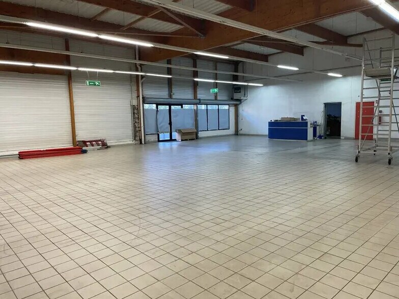 Local commercial dans Plourin-lès-Morlaix à vendre - Photo intérieure – Image 2 sur 3