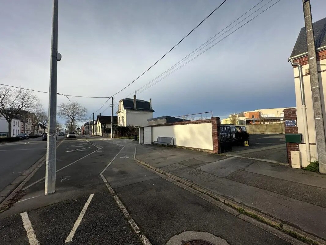 Local commercial dans Luisant à louer Photo de l’immeuble– Image 1 sur 16