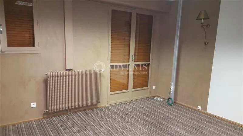 Bureau dans Joué-lès-Tours à vendre - Photo de l’immeuble – Image 2 sur 8
