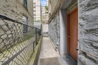1549 Selwyn Ave, Bronx, NY à louer Photo de l’immeuble– Image 1 sur 13
