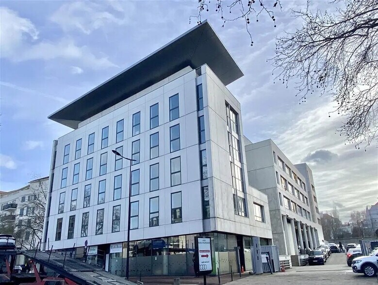 Bureau dans Rueil-Malmaison à vendre - Photo de l’immeuble – Image 1 sur 9