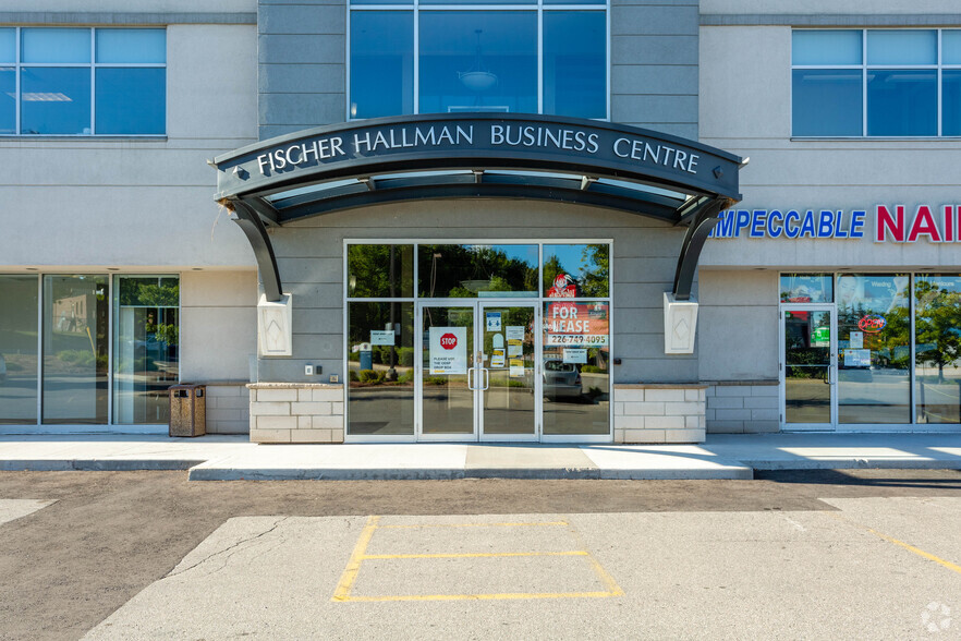 715 Fischer-hallman Rd, Kitchener, ON à louer - Photo de l’immeuble – Image 2 sur 5