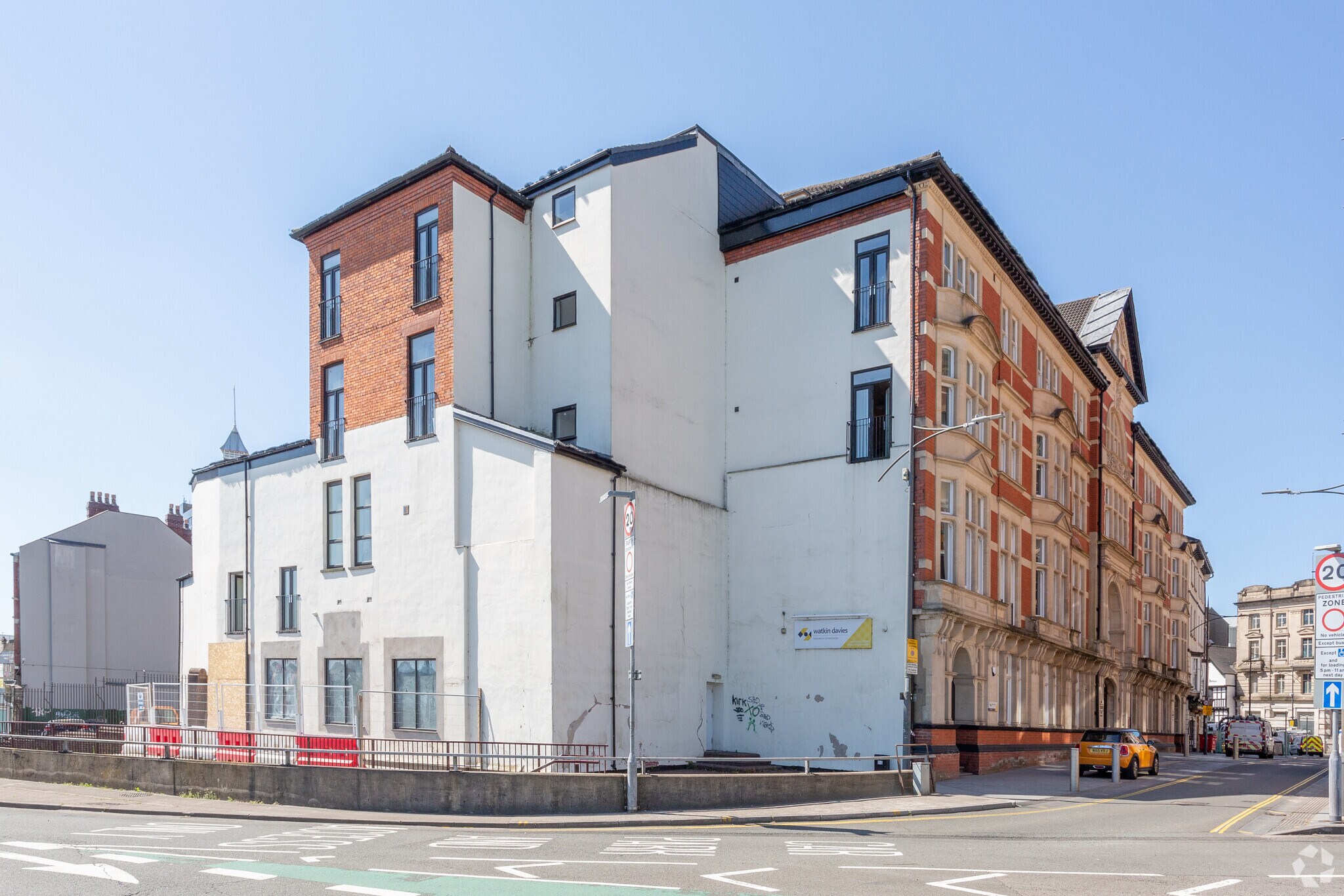 High St, Newport à louer Photo de l’immeuble– Image 1 sur 5