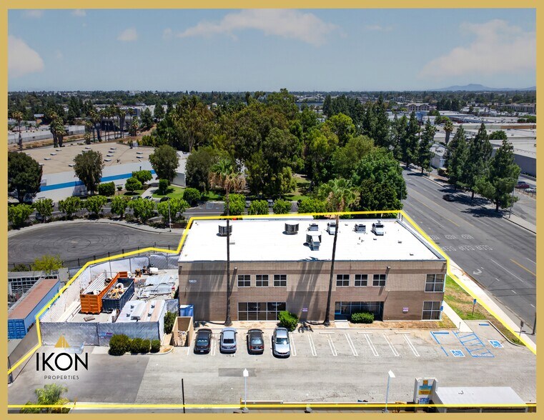 19651 Nordhoff Way, Northridge, CA à louer - Photo de l’immeuble – Image 1 sur 18