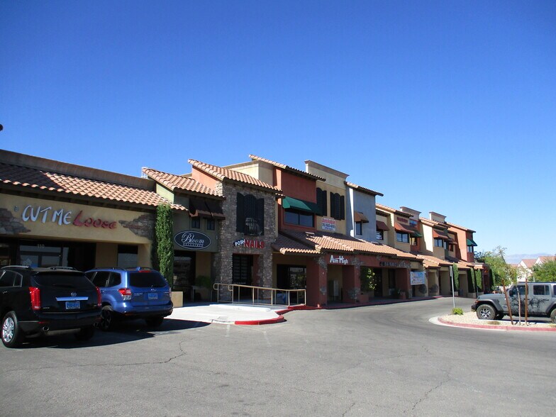 2525 W Horizon Ridge Pky, Henderson, NV à louer - Photo de l’immeuble – Image 1 sur 7