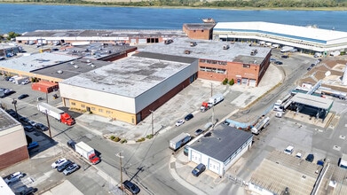 40 Inip Dr, Inwood, NY à louer Photo intérieure– Image 1 sur 3