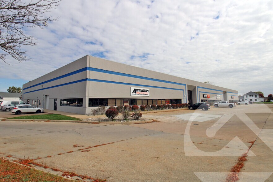 7181-7207 Grand River Rd, Brighton, MI à louer - Photo principale – Image 1 sur 2