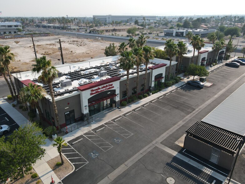 2008 S Jones Blvd, Las Vegas, NV à vendre - Photo de l’immeuble – Image 2 sur 7