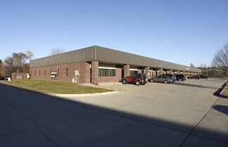 Plus de détails pour 10500-10540 Hickman Rd, Clive, IA - Local d'activités à louer
