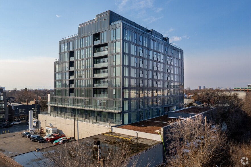 500 Dupont St, Toronto, ON à louer - Photo de l’immeuble – Image 2 sur 2