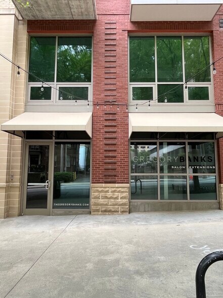 905 Juniper St, Atlanta, GA à louer - Photo de l’immeuble – Image 1 sur 7