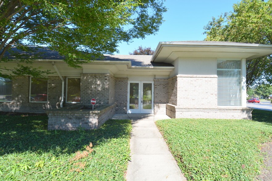 5963 Kentshire Dr, Kettering, OH à louer - Photo de l’immeuble – Image 3 sur 14