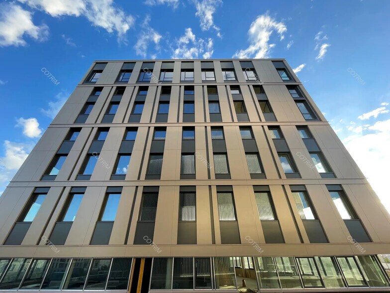 Bureau dans Reims à louer - Photo de l’immeuble – Image 2 sur 7