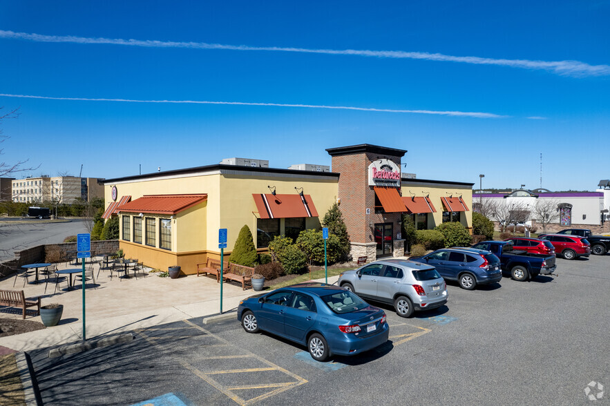6 Plaza Way, Plymouth, MA à vendre - Photo de l’immeuble – Image 2 sur 5