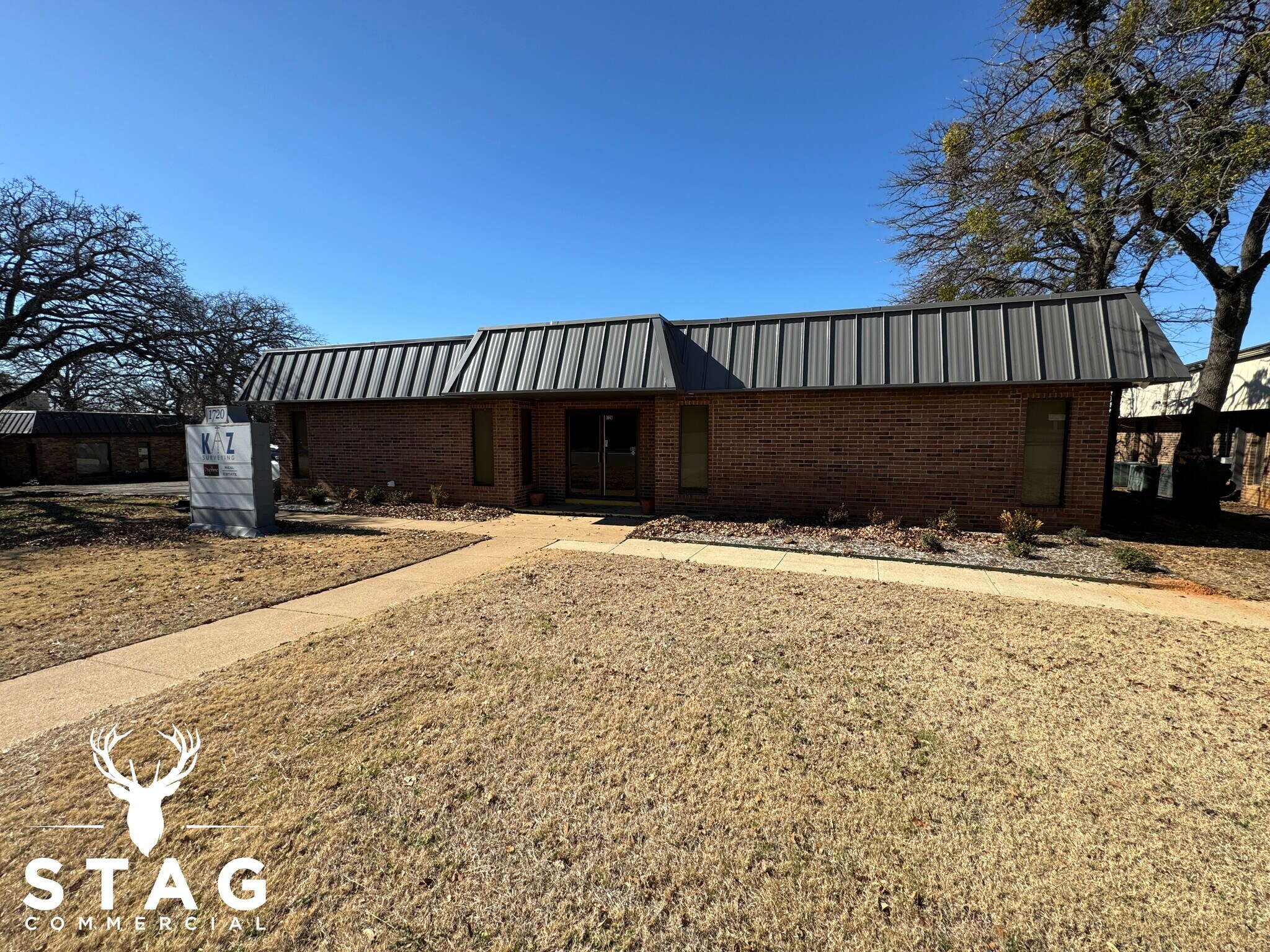 1720 Westminster St, Denton, TX à louer Photo de l’immeuble– Image 1 sur 9